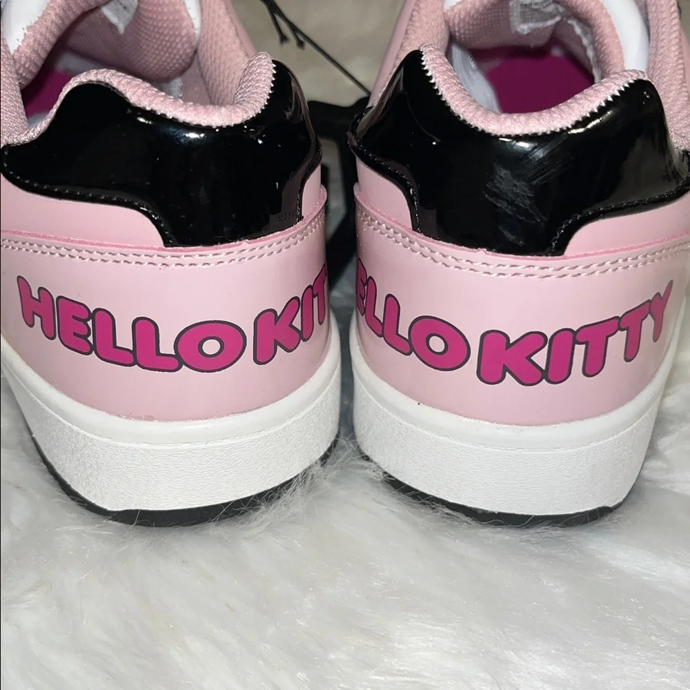 🆕Hello Kitty Sneakers Size 8 - Picture 4 of 9